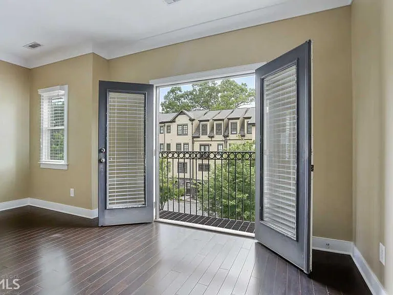 255 Southerland Ter NE #104 — Photo 21