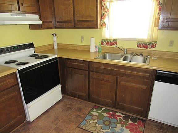 2nd image of 203 Gateway Dr