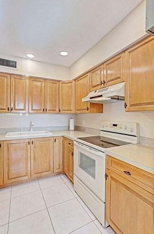 1st image of 2205 SW 22nd Ave #1030