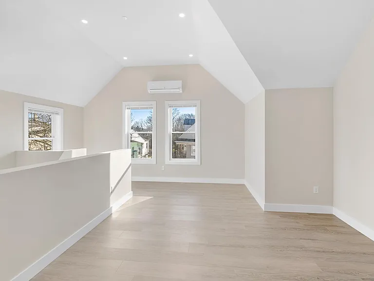 135 Harrishof St #3 — Photo 8