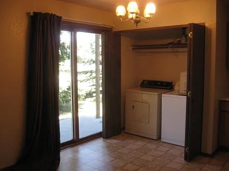 1522 W Koch Street — Photo 5