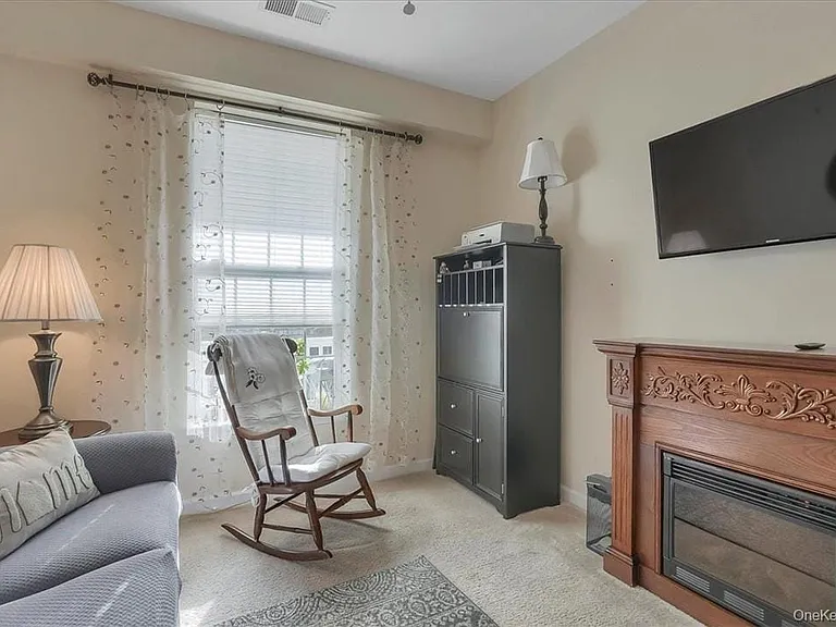 2814 Bennington Dr — Photo 15