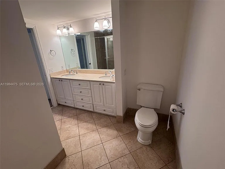 3610 Yacht Club Dr #1002 — Photo 17