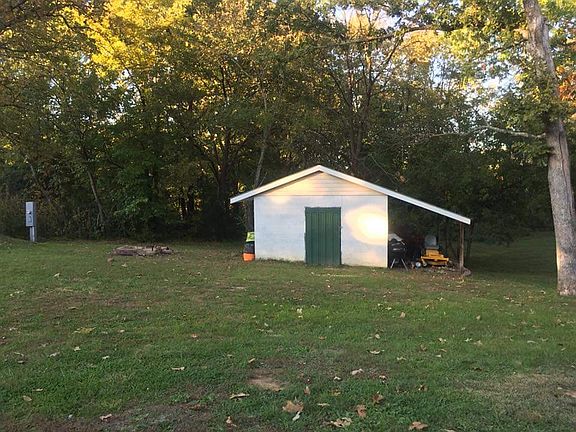 4th image of 636 Parkwood Dr