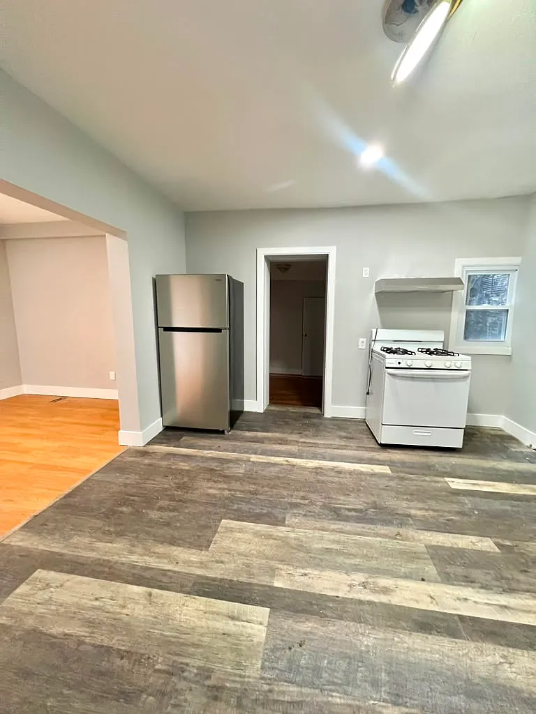 3 bed, $2,500 — Photo 4