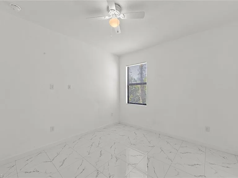 1940 Laverna Ave — Photo 12