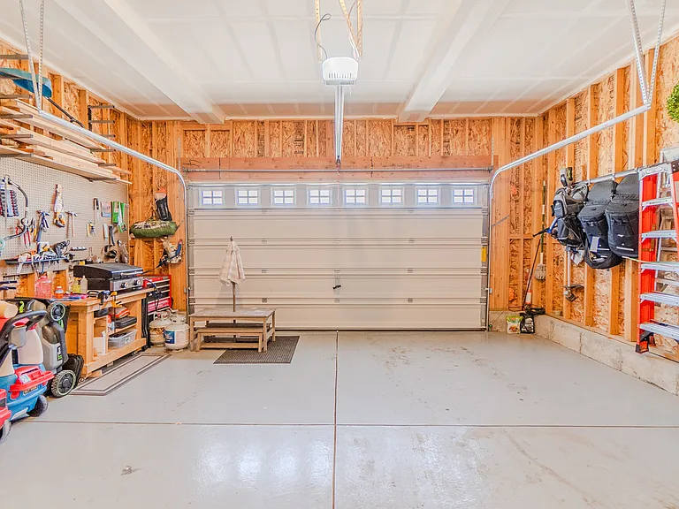 5173 Roundhouse Dr — Photo 34