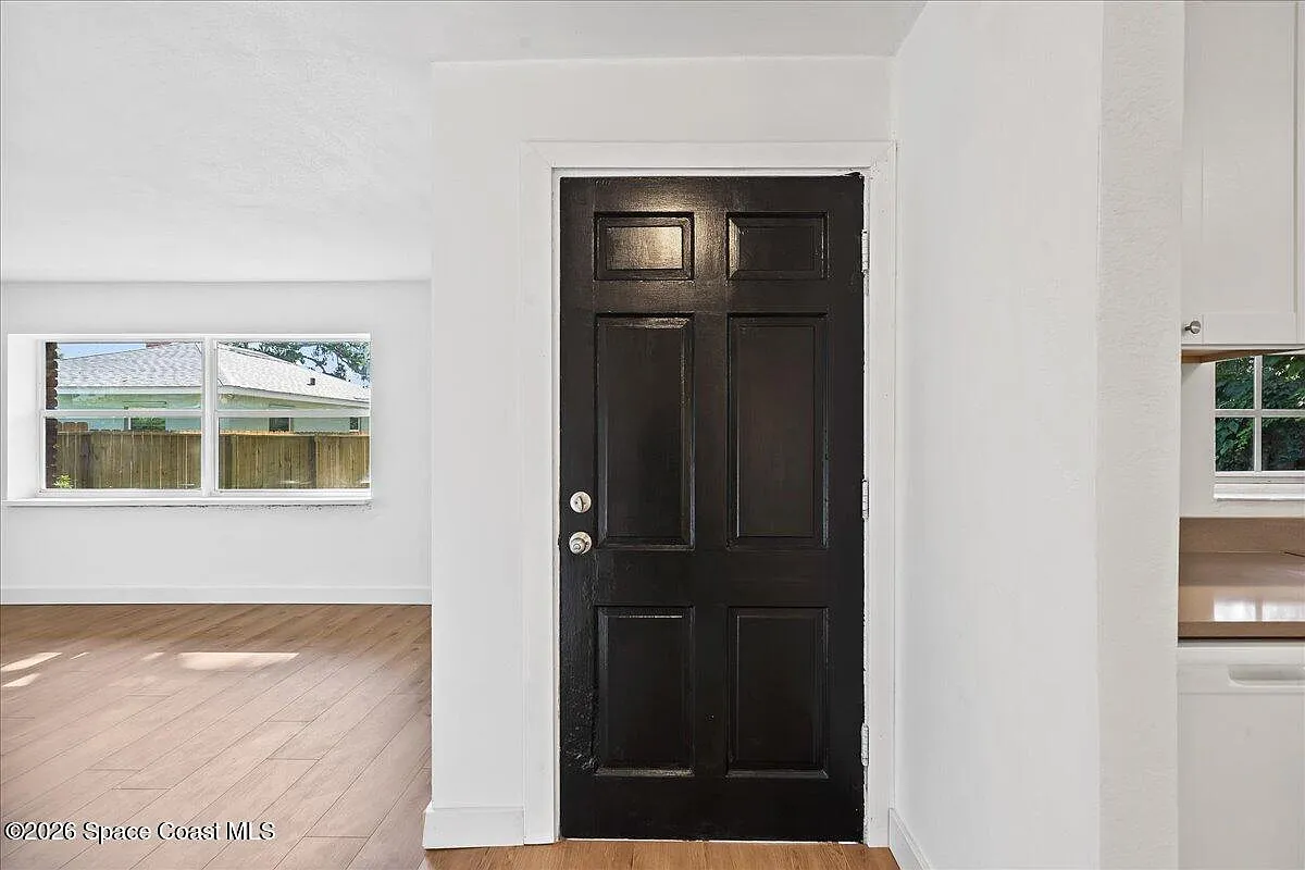 2 bed, 1.0 bath, 1257 sqft, $2,100 — Photo 4