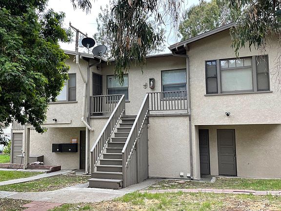 2nd image of 924 N Park Cir APT A