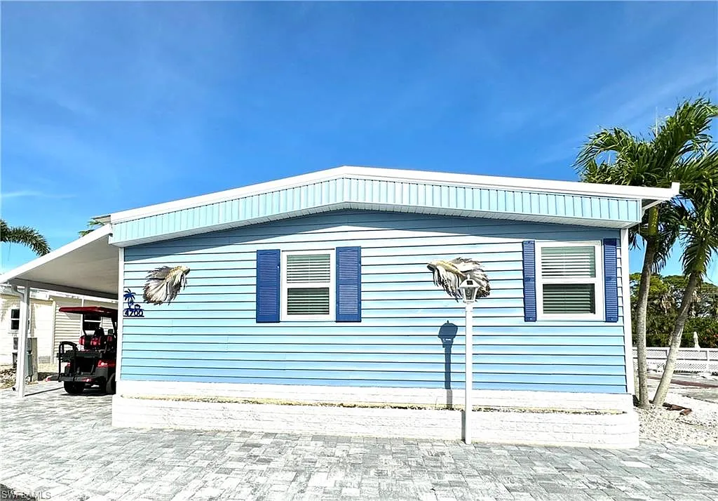 2 bed, 2.0 bath, 1380 sqft, $5,500 — Photo 3