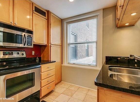 5th image of 229 Ward Pkwy APT 904A