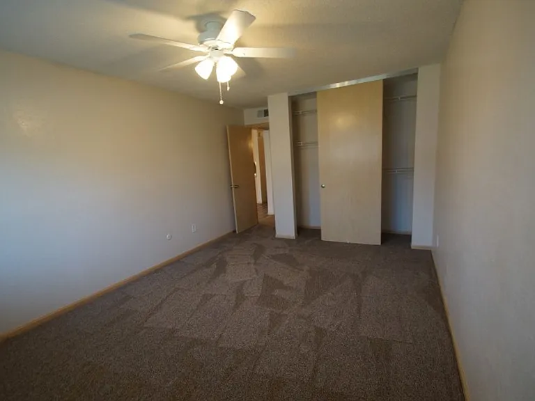 Larpenteur Estates Apartments — Photo 83