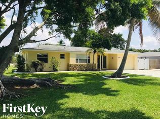 1605 N Mayfair Rd, Fort Myers, FL 33919
