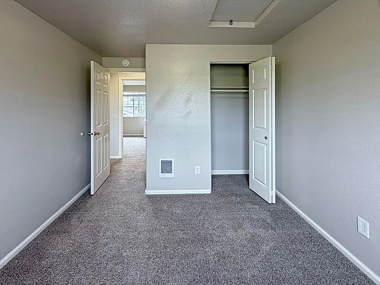 780 Cloverleaf Loop — Photo 15