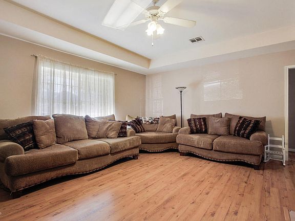 5th image of 329 Herlil Cir