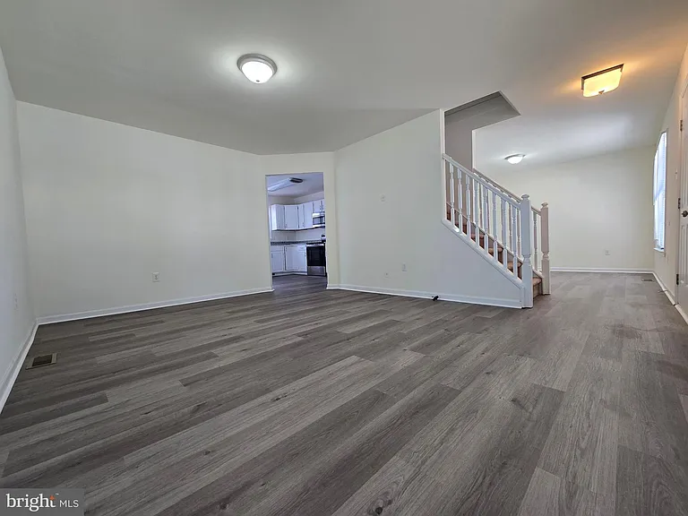 23 Lordship Ln — Photo 6