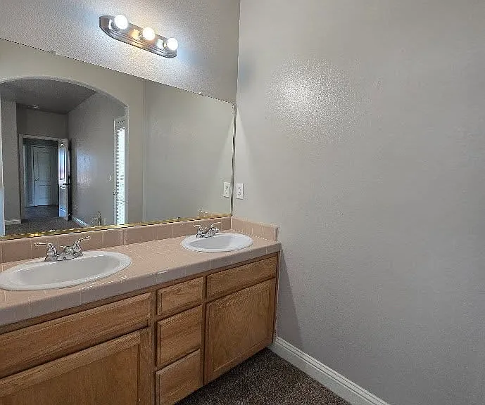 4726 N Erie Ave — Photo 36