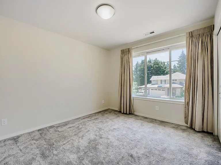3812 NE 23rd Pl — Photo 16