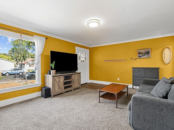 5th image of 703 W Kiernan Ave