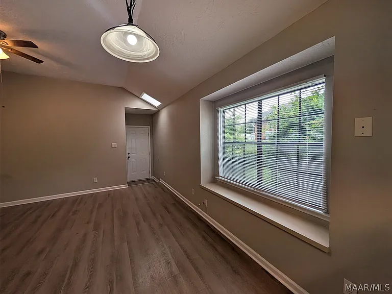 465 Durden Rd — Photo 8