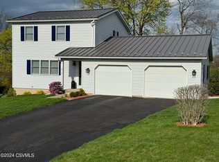 37 Cardinal Dr, Milton, PA 17847