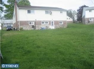 2213 Rutgers Dr, Broomall, PA 19008