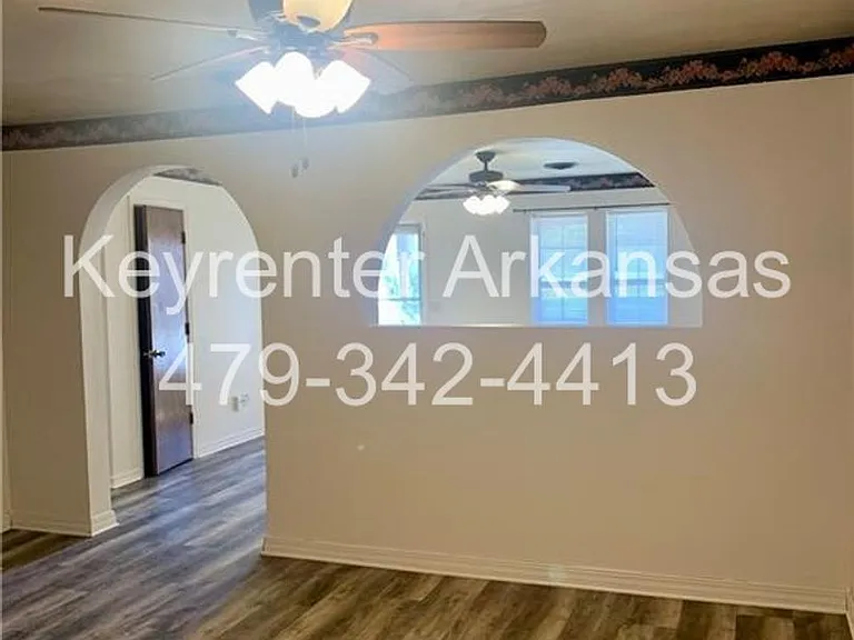 2607 Lee St — Photo 14