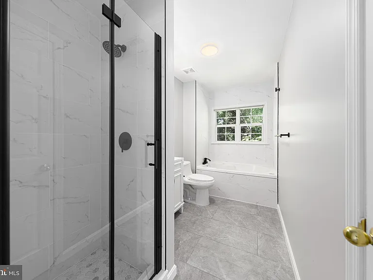 2032 S Langley St — Photo 19