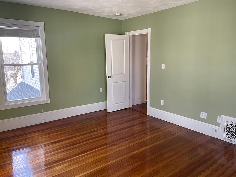 25-27 Webster Pl — Photo 4
