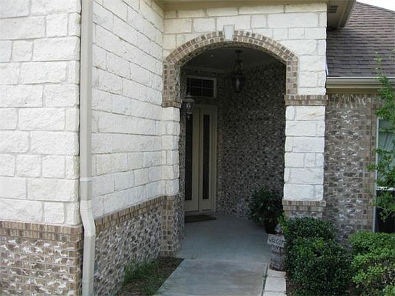 3rd image of 1212 Larkspur Ln