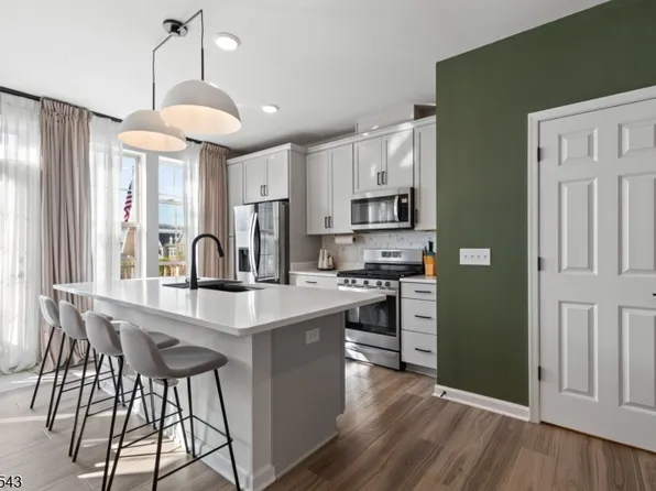 9 Arnold Dr, Wood-Ridge Boro, NJ 07075