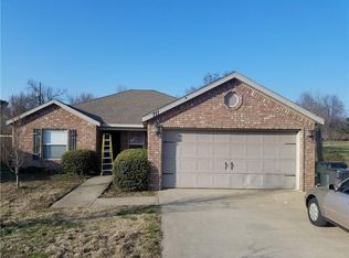 711 E Bonnie Ln, Rogers, AR 72758