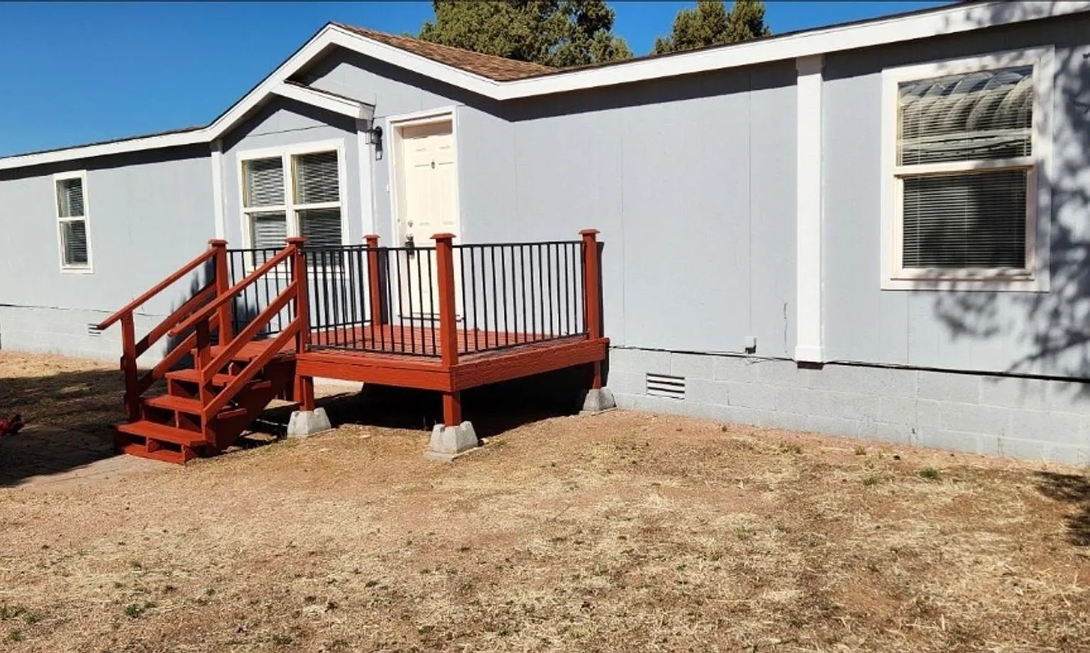 3 Bed / 2 Bath in Mesa Del — Photo 1