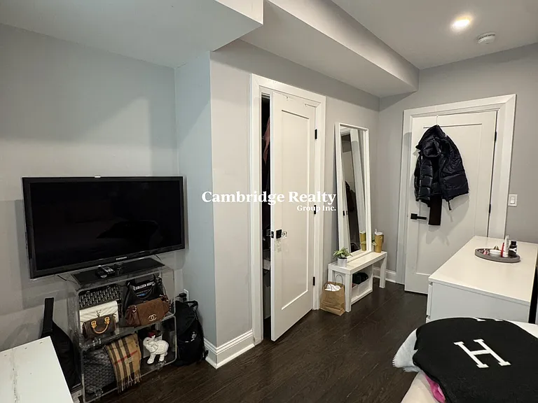 7 Strathmore Rd #T — Photo 7