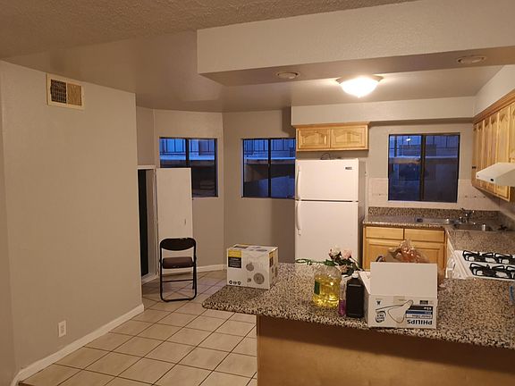 5th image of 140 E Emerson Ave
