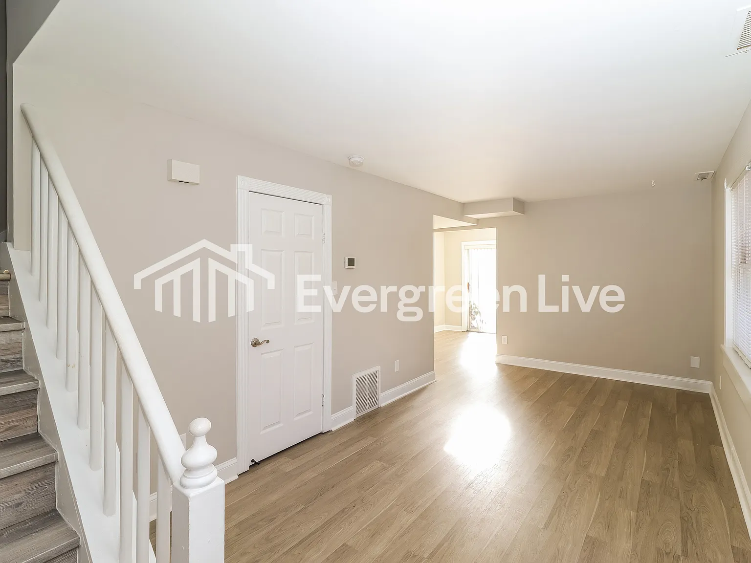 3 bed, 2.0 bath, 1484 sqft, $2,535 — Photo 2