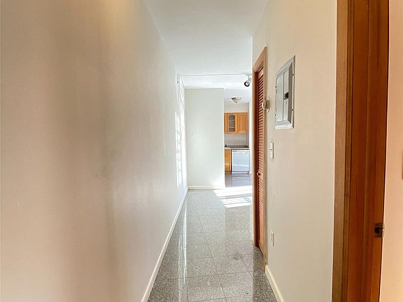4th image of 20-47 42nd St