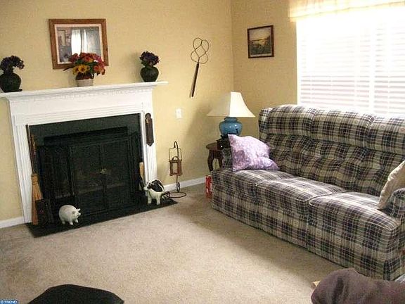 5th image of 202 Sheffield Ln