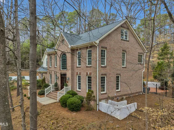 101 Collinson Dr, Chapel Hill, NC 27514