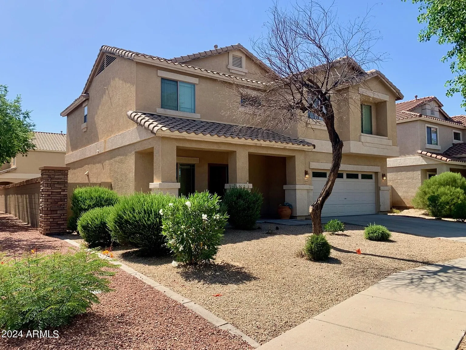 4 bed, 2.5 bath, 2494 sqft, $1,995 — Photo 2