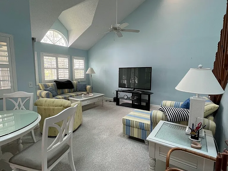1924 Westminster Cir #6 — Photo 6