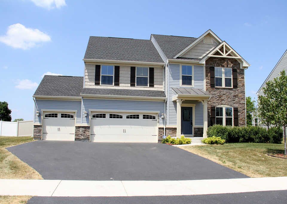 1st image of 16610 S Lewood Dr