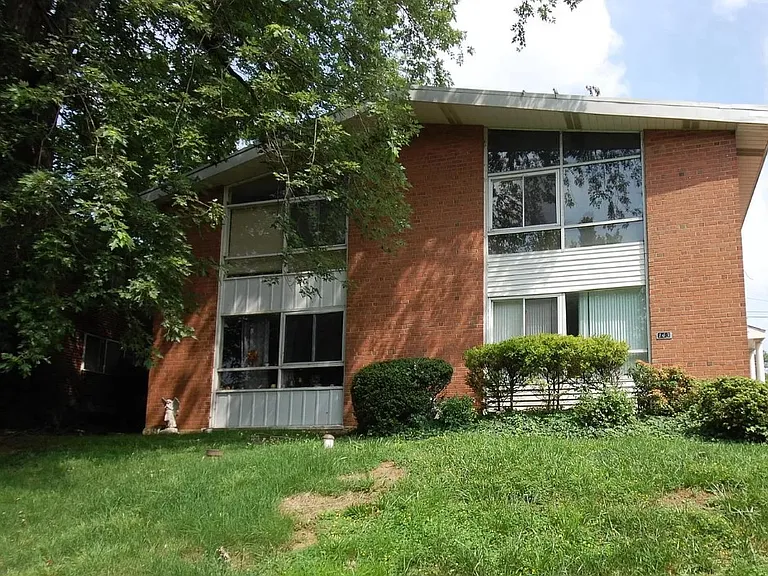143 W Maryland Ave — Photo 1