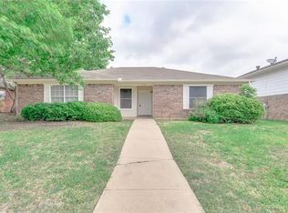 1009 Flower Dr, Arlington, TX 76017
