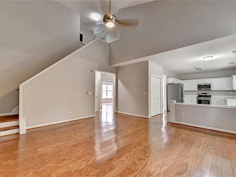 565 Alstonefield Dr — Photo 21