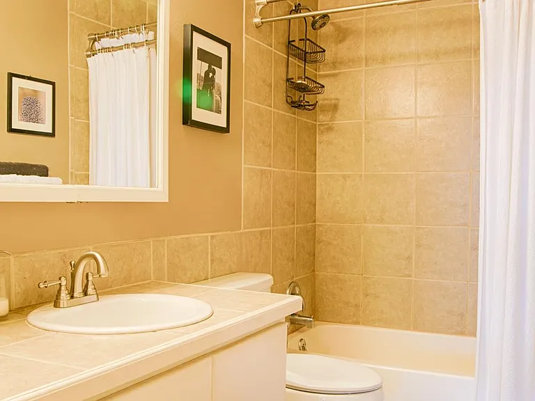 600 Manhattan Dr #D12 — Photo 4