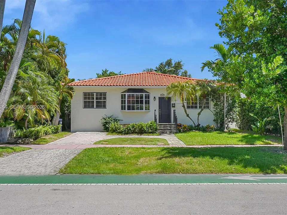 4529 Royal Palm Ave