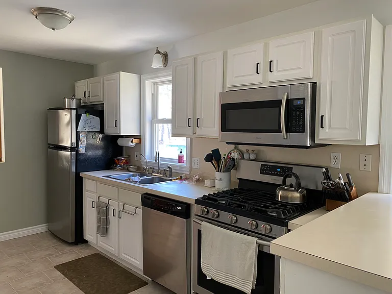 923 Fern St — Photo 2