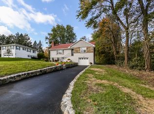 4 Macbean Dr, New Fairfield, CT 06812