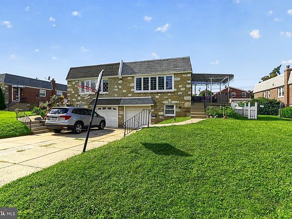 3rd image of 9952 Woodfern Rd